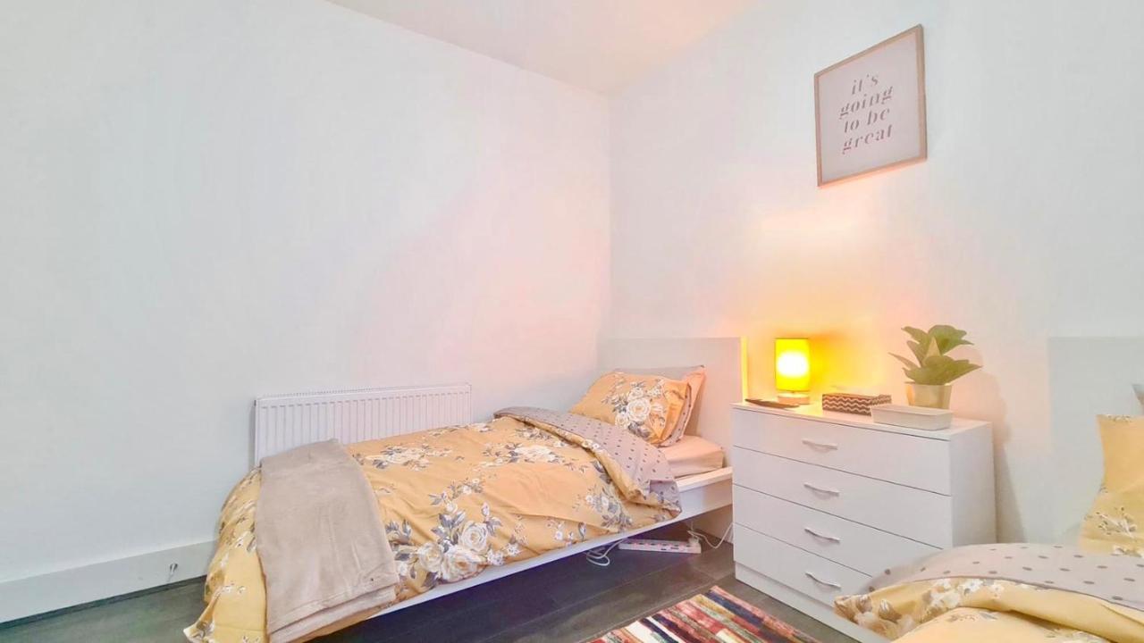 Deluxe Private Room In Manor Park London Eksteriør bilde